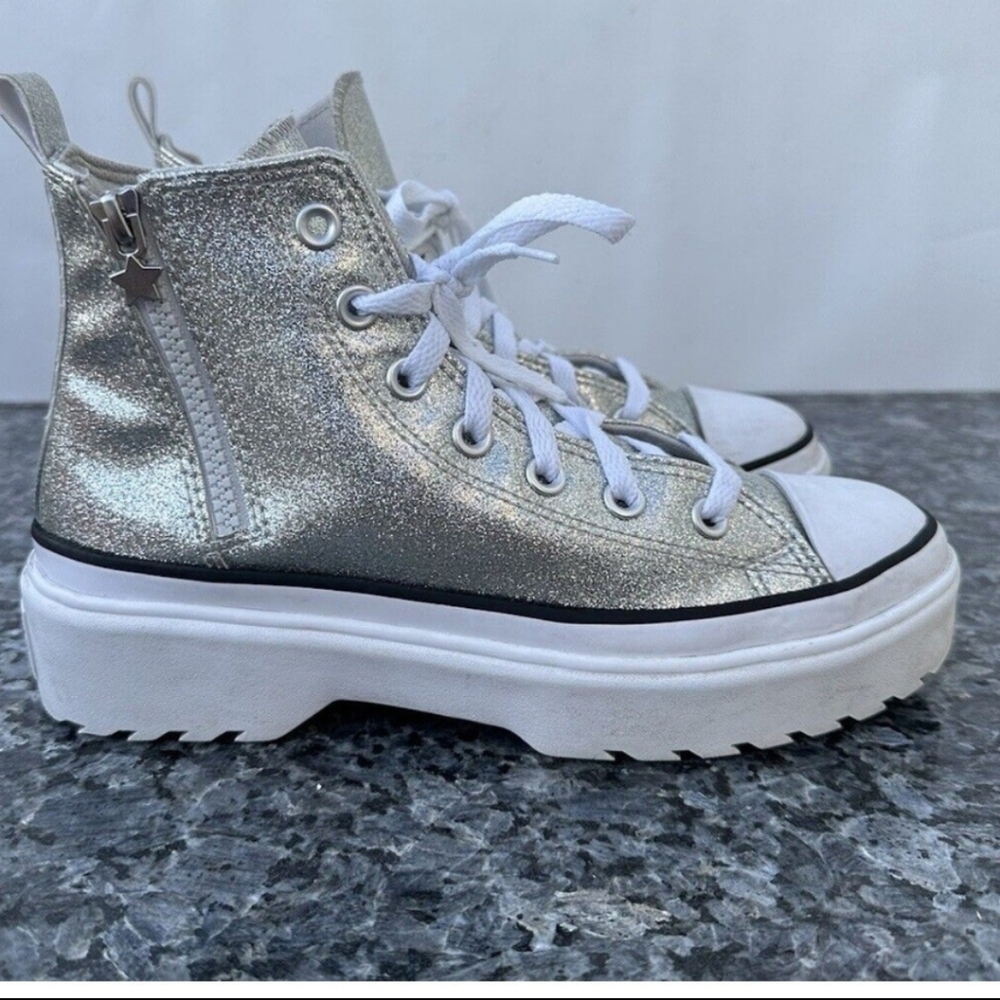 Converse Chuck Taylor Lugged Lift Sneaker Women 7 Silver Shoes A03010C